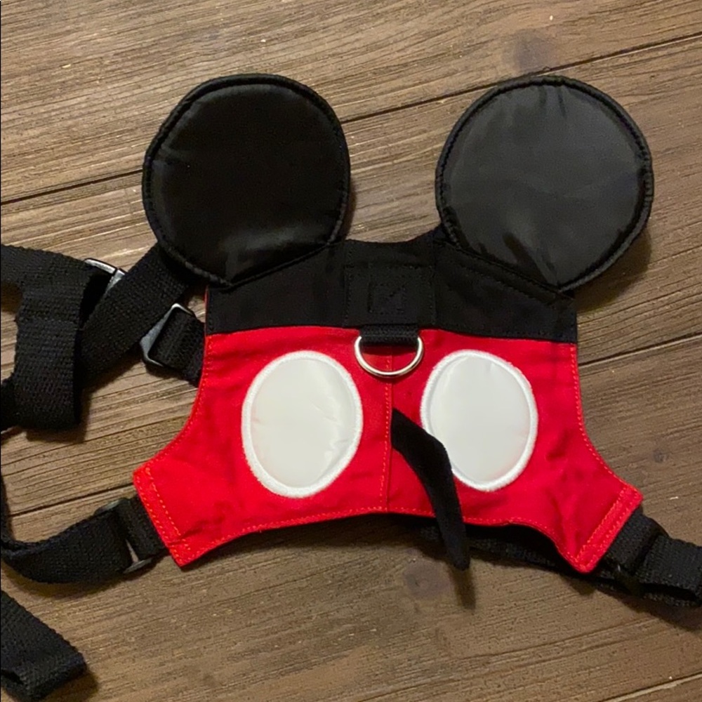 Toddler Mickey leash like new condition